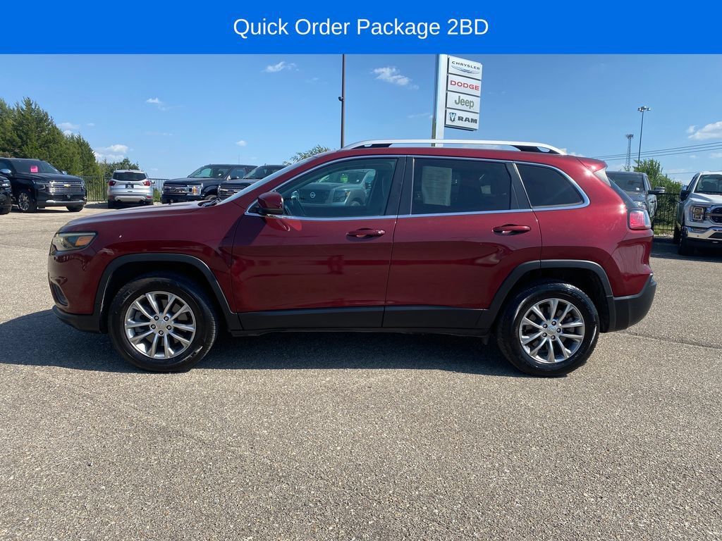 Used 2021 Jeep Cherokee Latitude Plus AWD/4WD image 3