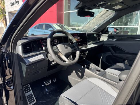 New 2026 Volkswagen Tiguan SE R-Line image 10