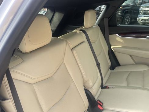 Used 2017 Cadillac XT5 Premium Luxury w/ Driver Assist Package image 40