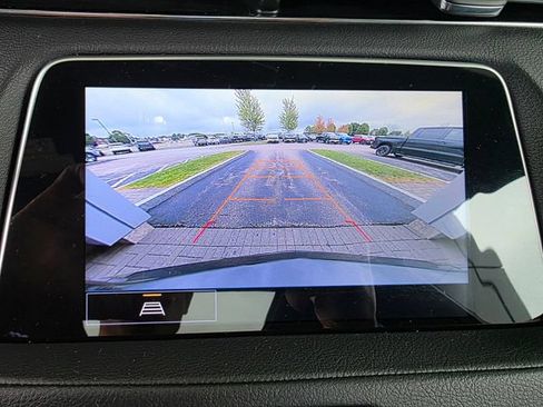 Used 2023 Cadillac XT4 Luxury w/ Cold Weather Package AWD/4WD image 34
