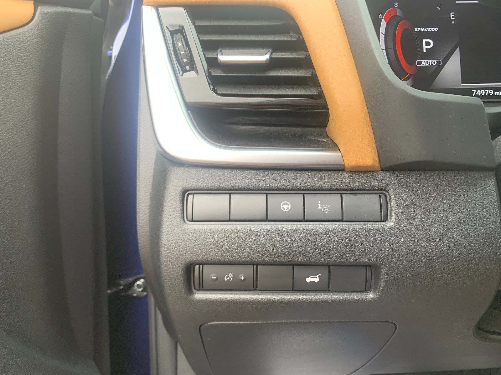 Used 2023 Nissan Rogue Platinum w/ Platinum Premium Package AWD/4WD image 33