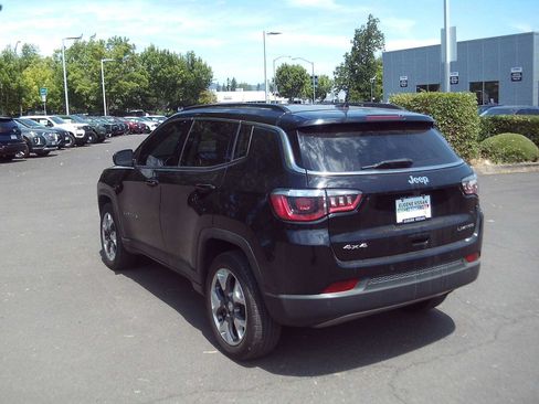 Used 2017 Jeep Compass Limited w/ Navigation Group AWD/4WD image 3