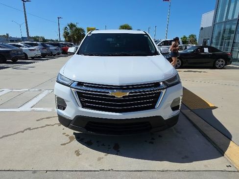 Used 2023 Chevrolet Traverse LT FWD image 9