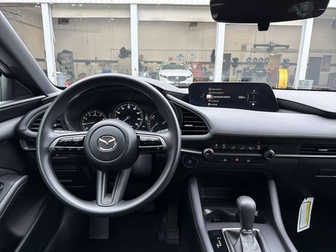 Used 2025 MAZDA MAZDA3 s FWD image 15