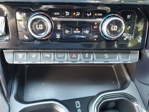 Used 2024 GMC Sierra 2500 AT4 w/ AT4 Premium Plus Package image 24