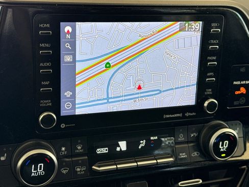 Used 2022 Toyota Highlander XLE FWD image 20