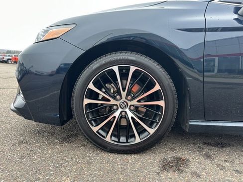 Certified 2018 Toyota Camry SE w/ Moonroof Package image 10