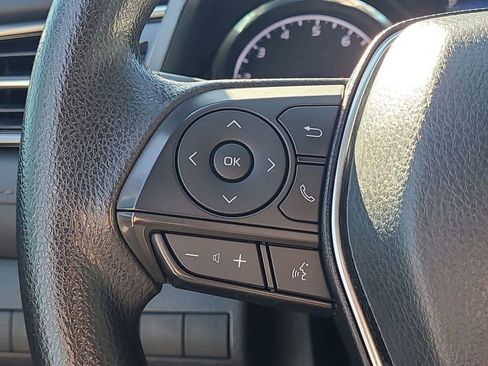 Used 2019 Toyota Camry LE image 32