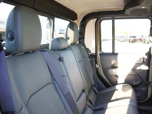 New 2026 Jeep Gladiator Mojave image 21