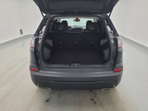 Used 2020 Jeep Cherokee Latitude Plus w/ Cold Weather Group AWD/4WD image 29