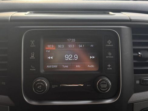 Used 2017 RAM 1500 Express w/ Express Value Package AWD/4WD image 9