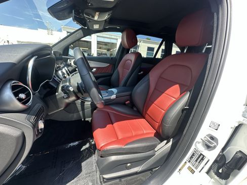 Used 2022 Mercedes-Benz GLC 300 4MATIC image 21