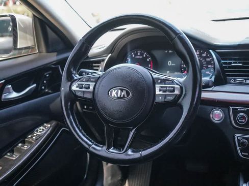 Used 2017 Kia Cadenza Technology FWD image 14