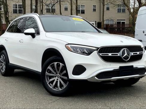 Used 2026 Mercedes-Benz GLC 300 4MATIC image 1