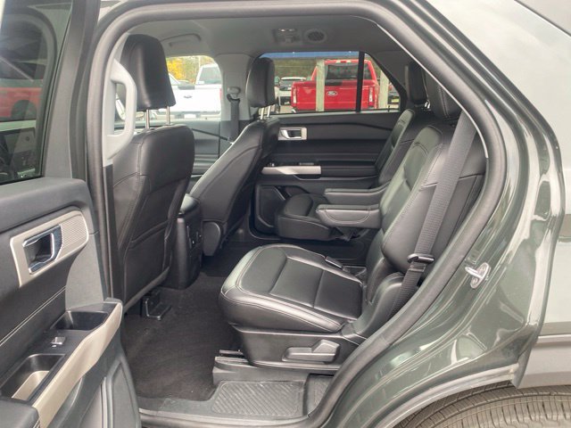 Used 2024 Ford Explorer XLT w/ Equipment Group 202A AWD/4WD image 10