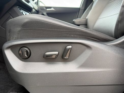 Used 2020 Volkswagen Tiguan SE R-Line image 14