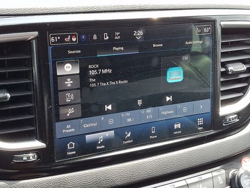 Used 2024 Chrysler Pacifica Touring-L FWD image 16