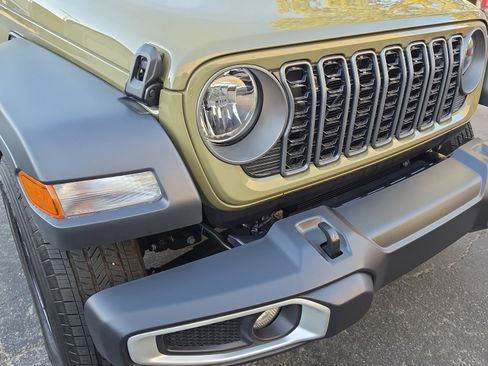 New 2026 Jeep Gladiator Sport AWD/4WD image 9