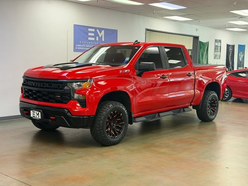Used 2022 Chevrolet Silverado 1500 Custom Trail Boss w/ LPO, Dark Essentials Package AWD/4WD image 13