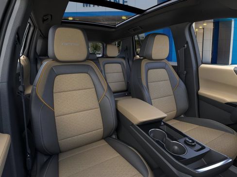 New 2026 Chevrolet Equinox ACTIV w/ Convenience Package III AWD/4WD image 16