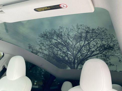 Used 2024 Tesla Model Y Performance image 12