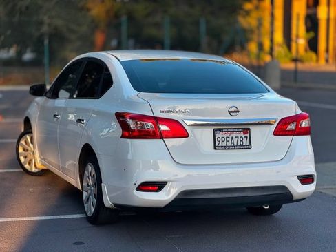 Used 2016 Nissan Sentra S FWD image 11