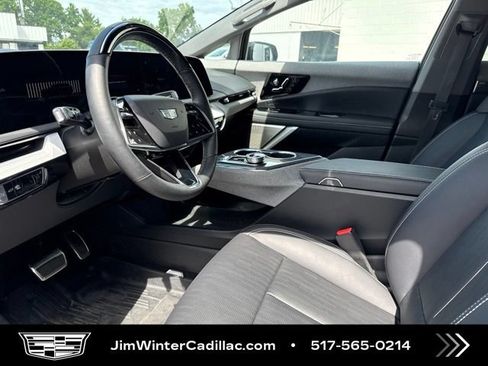 Certified 2025 Cadillac Optiq Sport 2 w/ LPO, Floor Liner Package AWD/4WD image 11