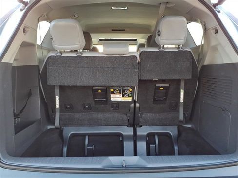 Used 2024 Toyota Sienna XLE image 7