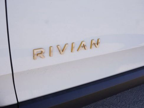 Used 2022 Rivian R1T Adventure image 14