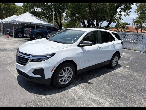 Certified 2024 Chevrolet Equinox LS w/ LS Convenience Package FWD image 53