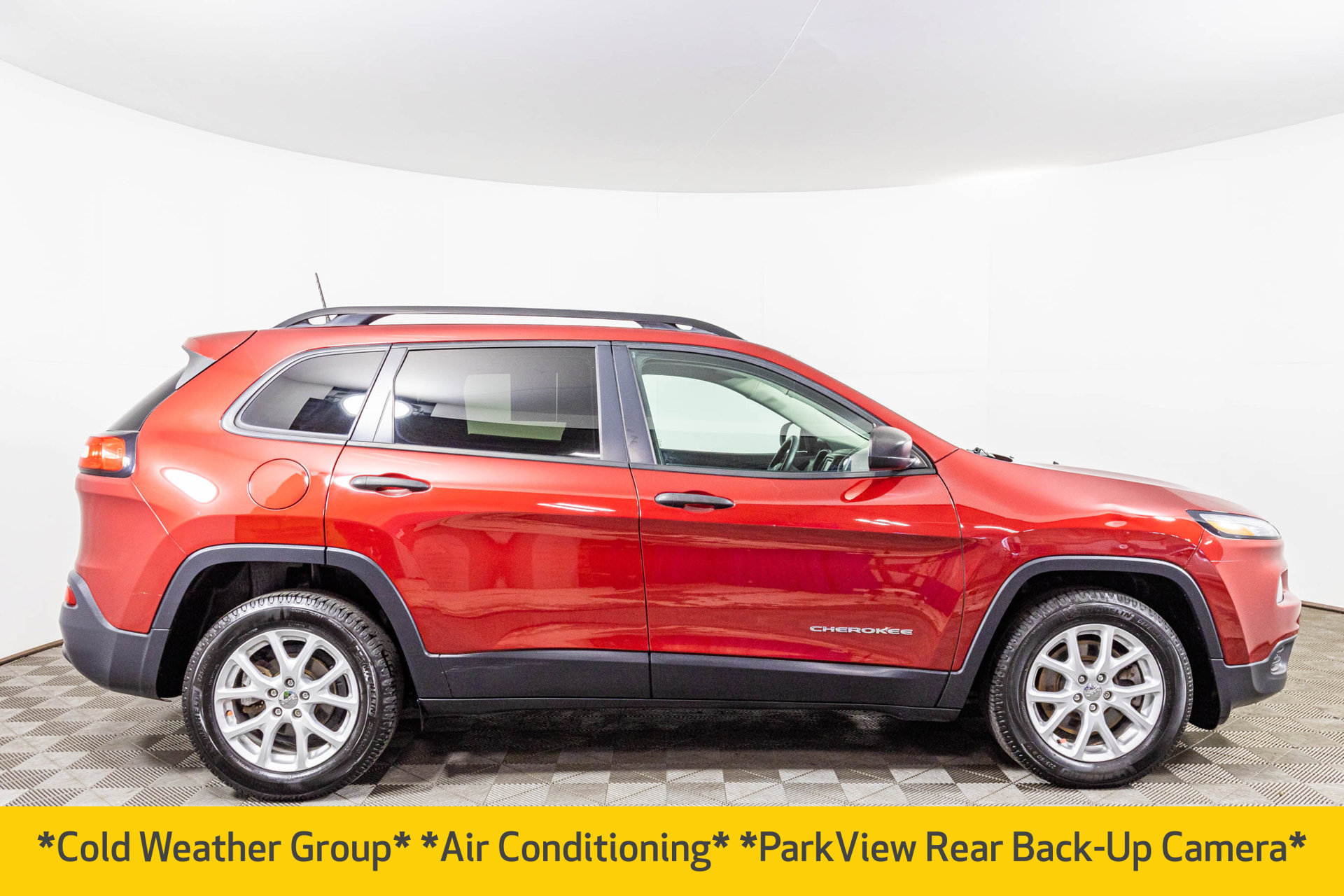 Used 2016 Jeep Cherokee Sport w/ Cold Weather Group FWD image 13