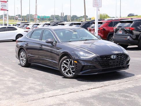 Used 2023 Hyundai Sonata SEL FWD image 2