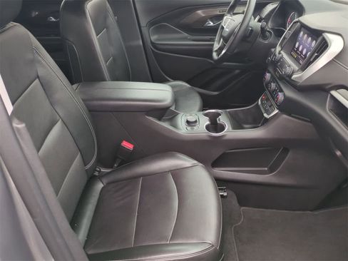 Used 2023 GMC Terrain SLT image 11