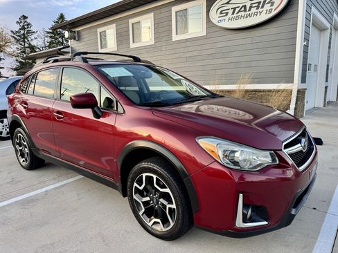 Used 2016 Subaru Crosstrek 2.0i Premium image 2