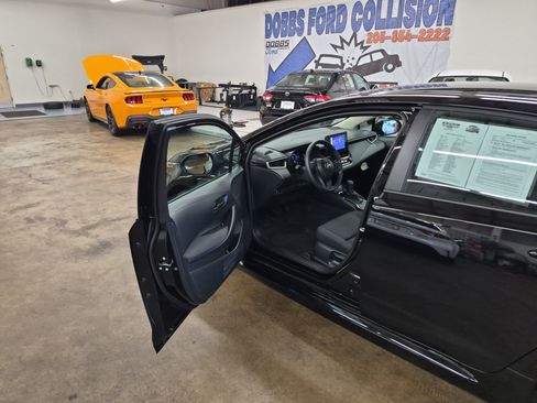 Used 2026 Toyota Corolla LE FWD image 9
