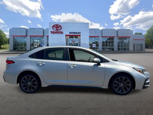 Certified 2024 Toyota Corolla SE FWD image 4