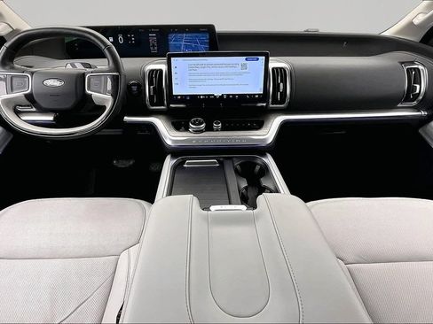 Certified 2025 Ford Expedition Max Platinum w/ Driver's Package AWD/4WD image 16