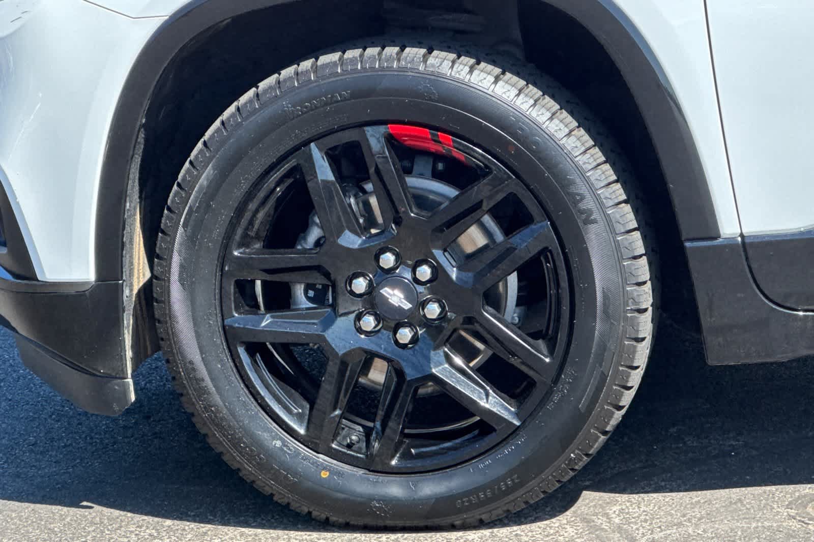 Used 2021 Chevrolet Traverse Premier w/ Redline Edition FWD image 27