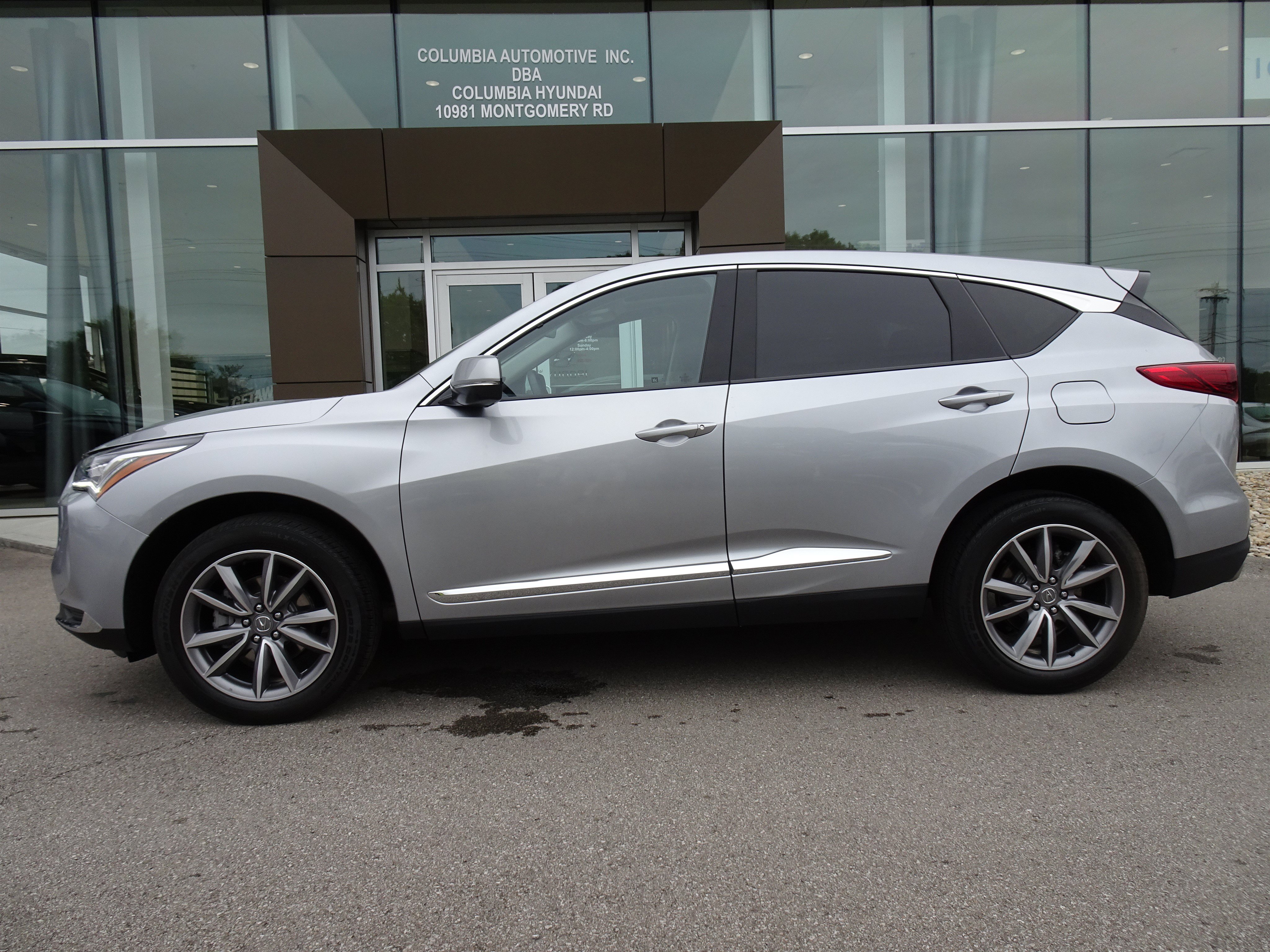 Used 2023 Acura RDX w/ Technology Package AWD/4WD image 2
