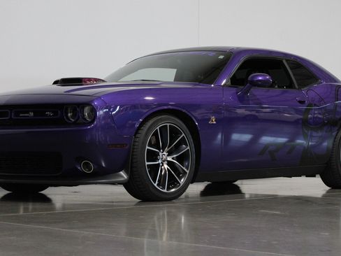 Used 2016 Dodge Challenger R/T Scat Pack image 25