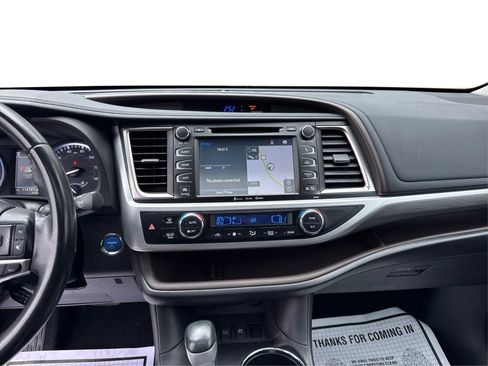 Used 2017 Toyota Highlander Limited w/ Carpet Mat Package image 17