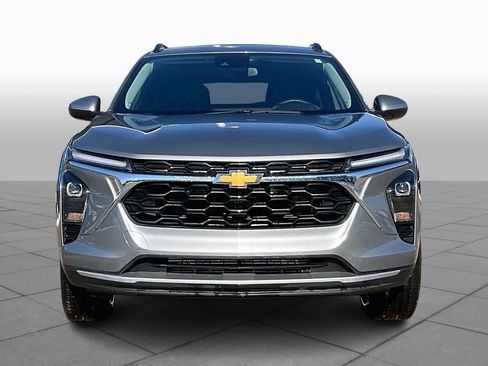 Certified 2025 Chevrolet Trax LT w/ LT Convenience Package image 5