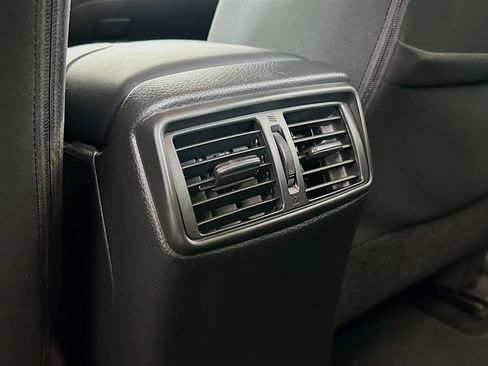 Used 2017 Nissan Rogue Sport SV image 25