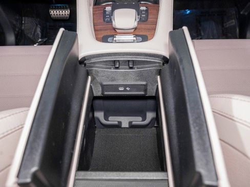 New 2026 Mercedes-Benz GLS 580 4MATIC image 26