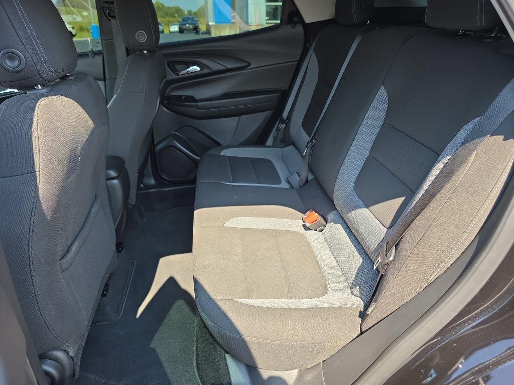 Used 2025 Chevrolet TrailBlazer LS FWD image 12