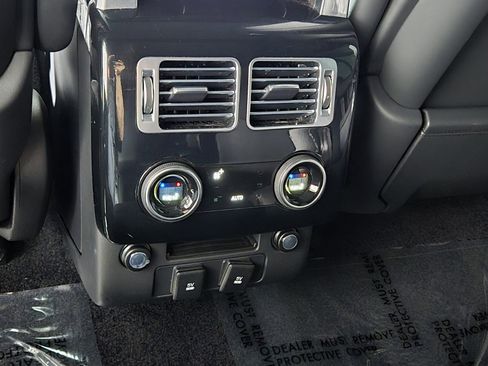 Used 2021 Land Rover Range Rover Westminster Edition image 16