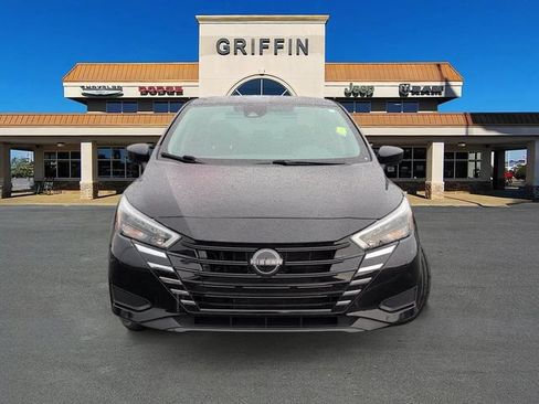 Used 2025 Nissan Versa SV FWD image 12