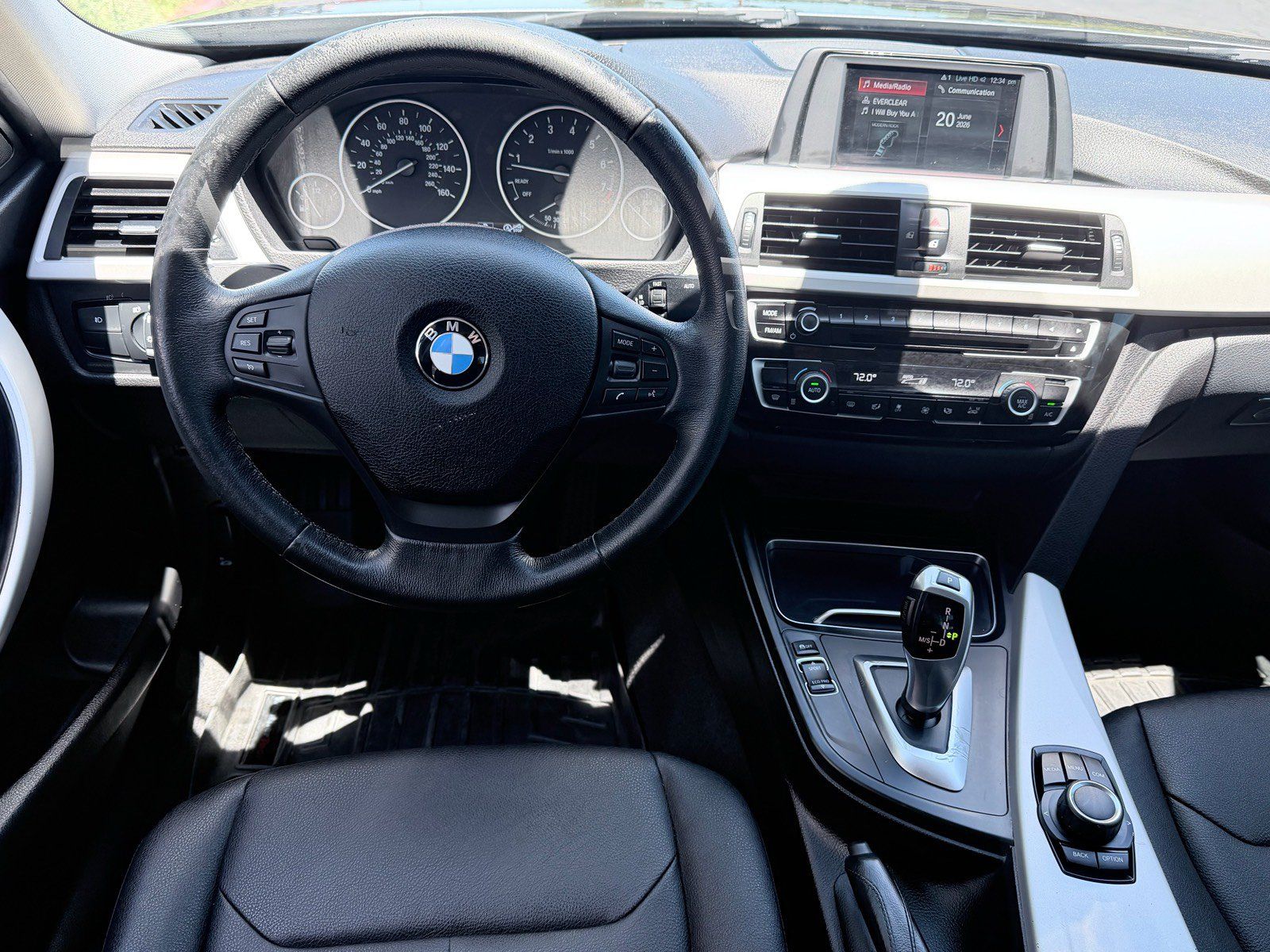 Used 2018 BMW 320i Sedan RWD image 9