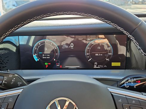 New 2026 Volkswagen Tiguan SE image 19