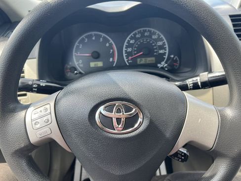 Used 2012 Toyota Corolla LE FWD image 32